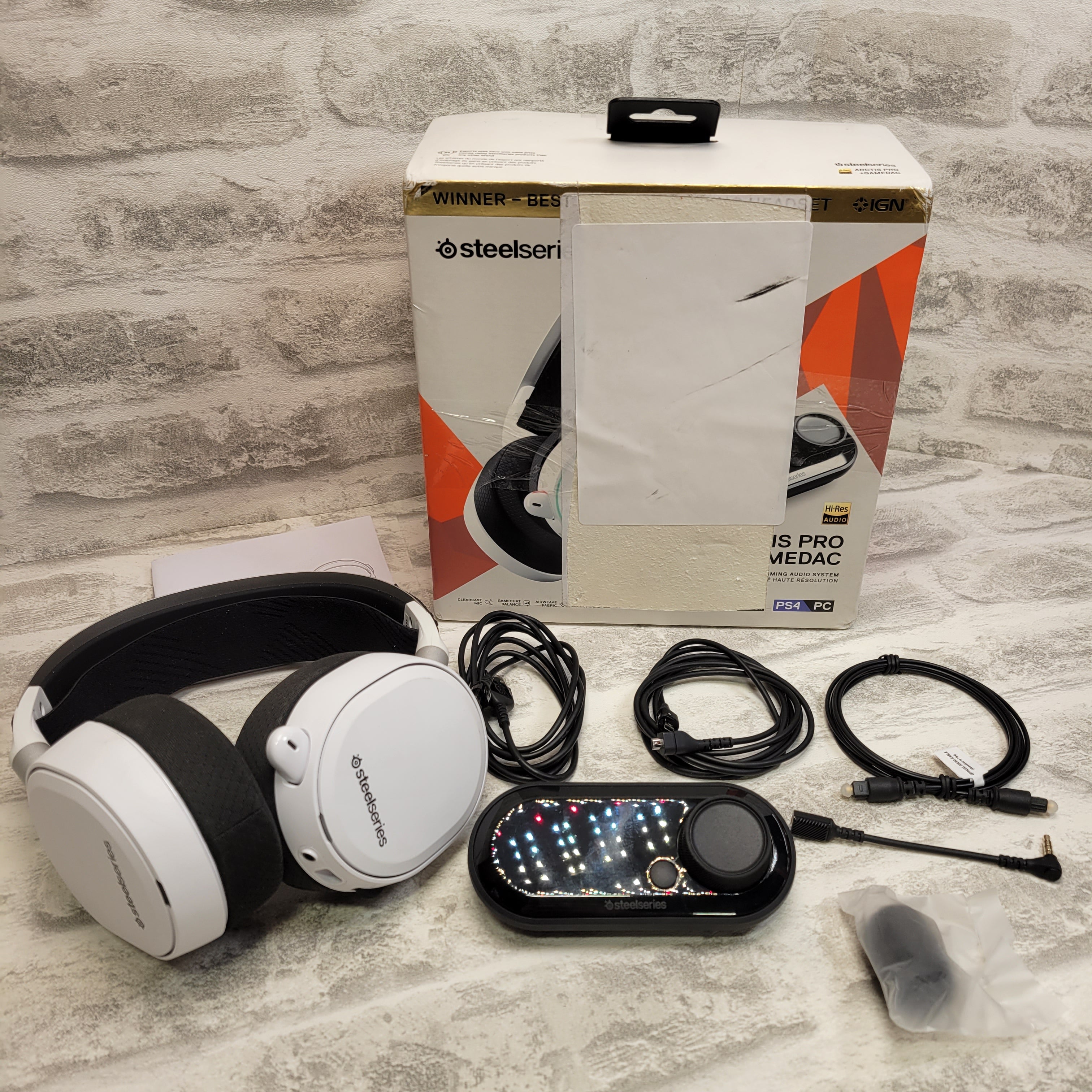 SteelSeries Arctis Pro + GameDAC Wired Gaming Headset - White (7539058344174)